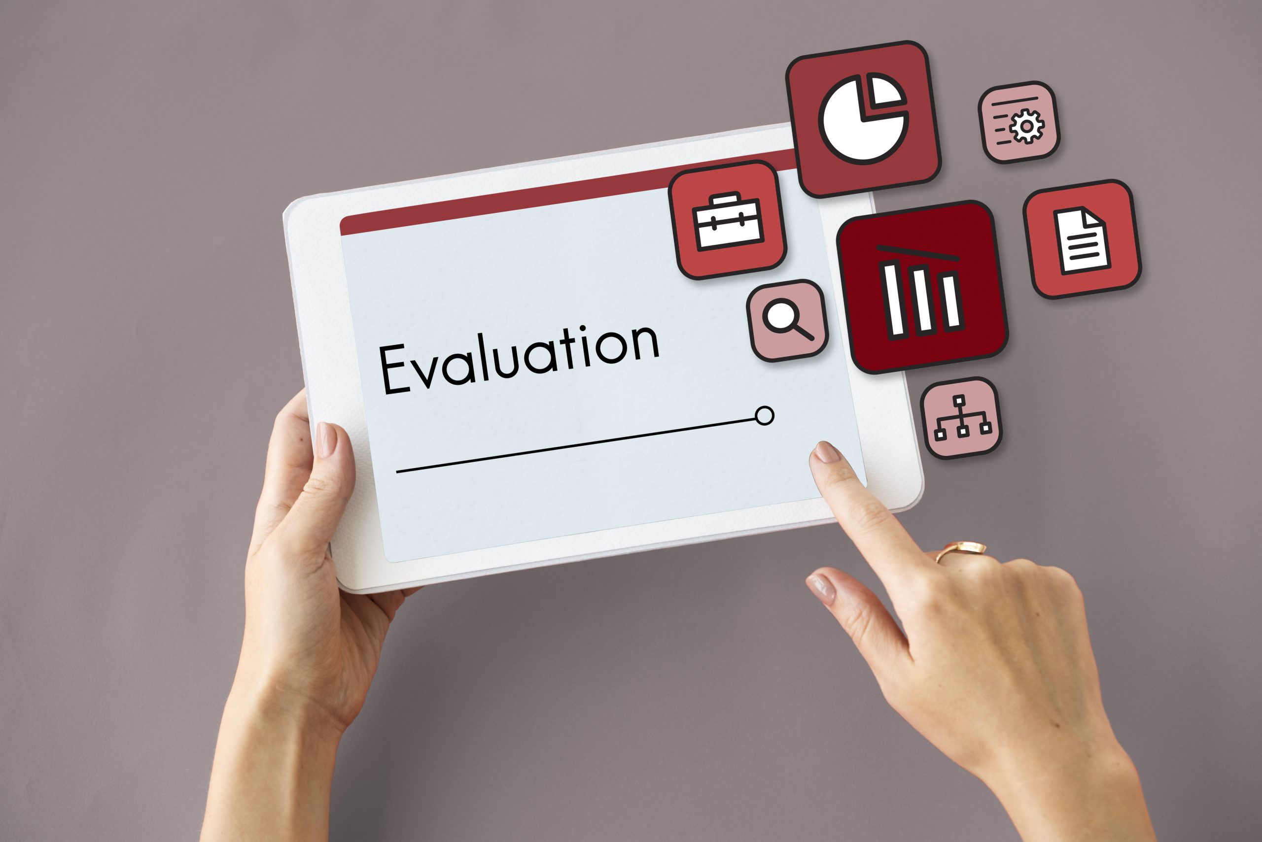 How do prop firm work - evaluation process for traders before funding